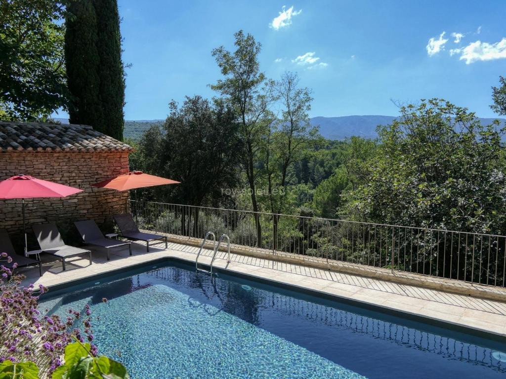 Photo de Gîte authentique avec piscine privée, climatisation, Wi-Fi et animaux permis à Ménerbes - FR-1-708-84