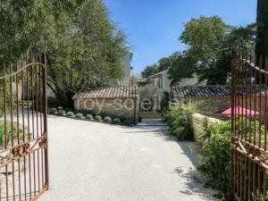Mas de luxe à Ménerbes : 5 ch, piscine privative, clim, animaux admis, parking - FR-1-708-83 à Ménerbes