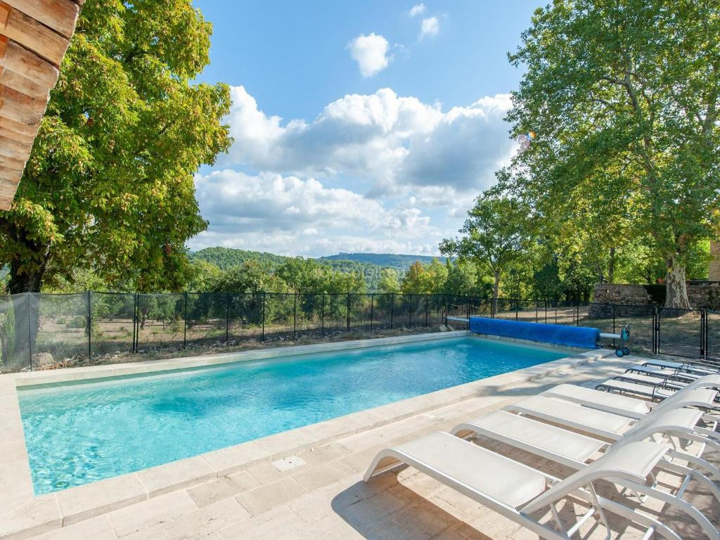 Photo de Bastide with pool and panoramic views